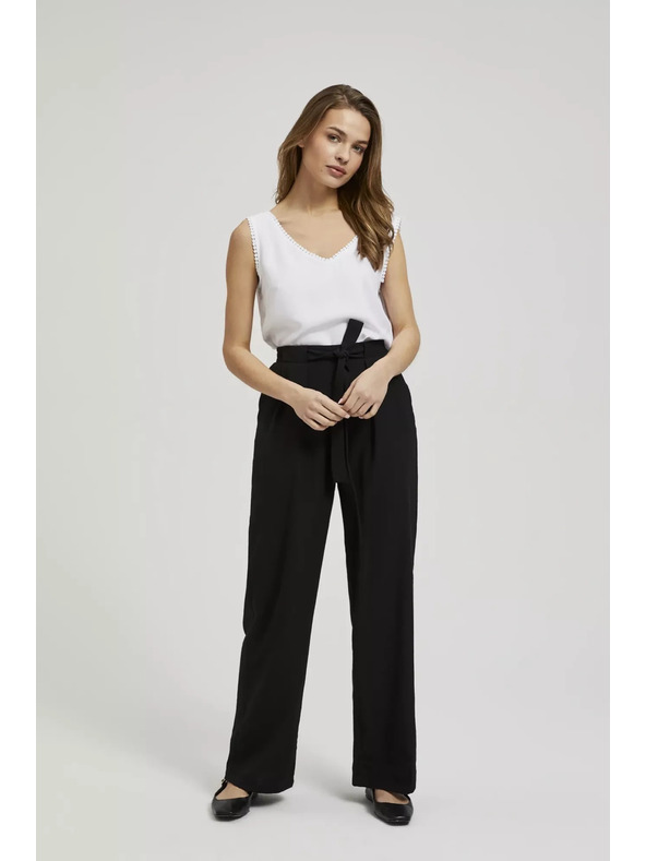 Moodo Weißes Top mit dekorativer Einfassung