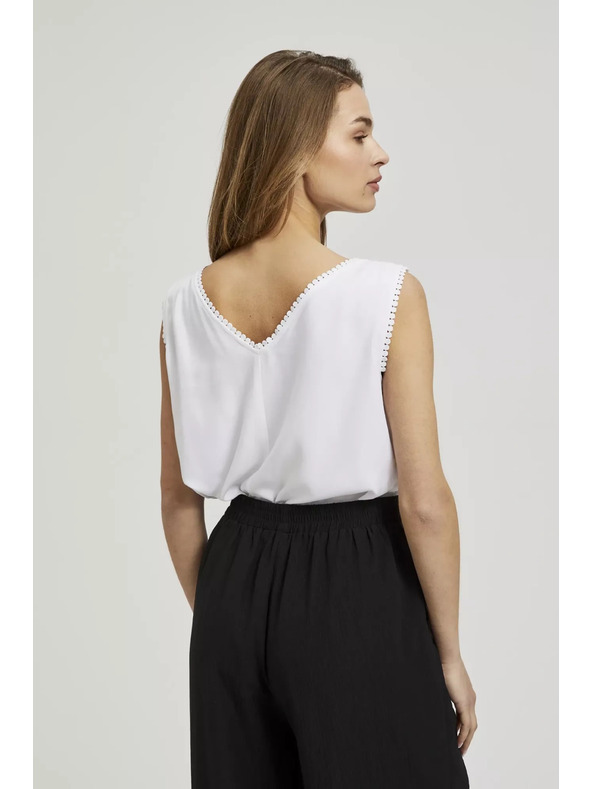 Moodo Weißes Top mit dekorativer Einfassung