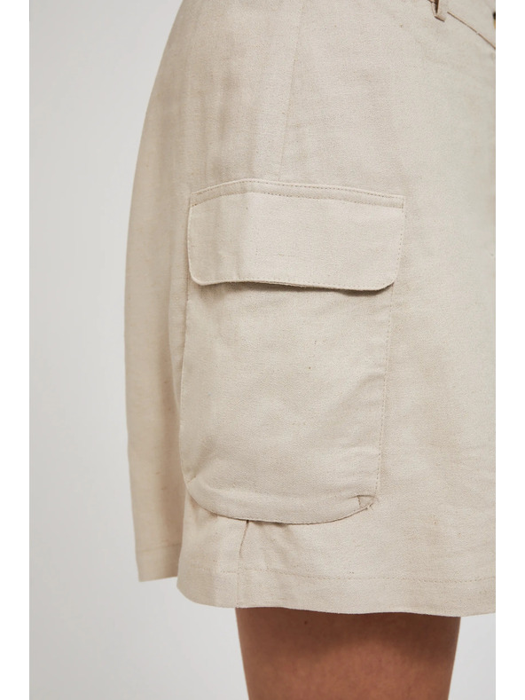 Moodo Cremefarbene Shorts mit Taschen