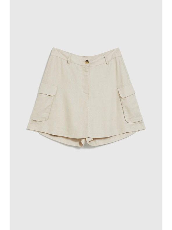 Moodo Cremefarbene Shorts mit Taschen