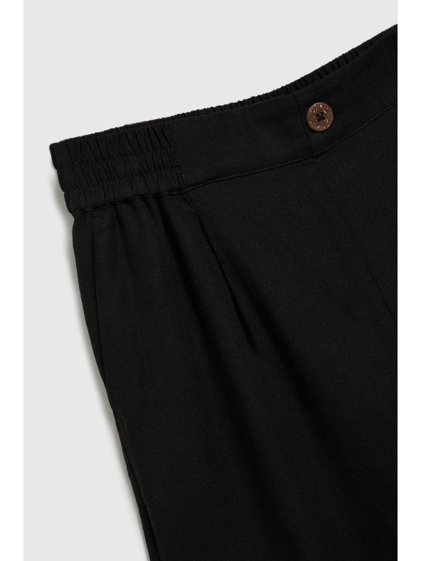 Moodo Schwarze Shorts von Moodo