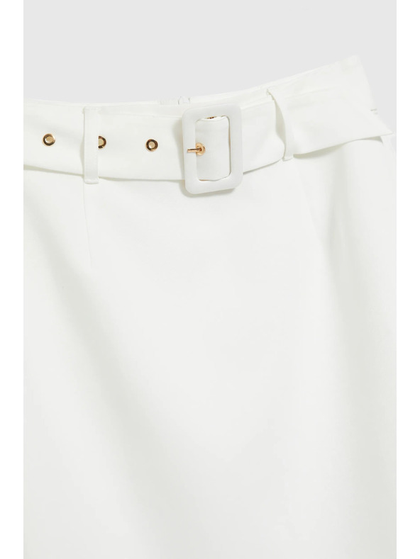 Moodo Weißer Etuirock mit Gürtel