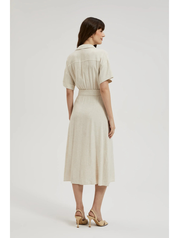 Moodo Beiges Kleid mit Gürtel