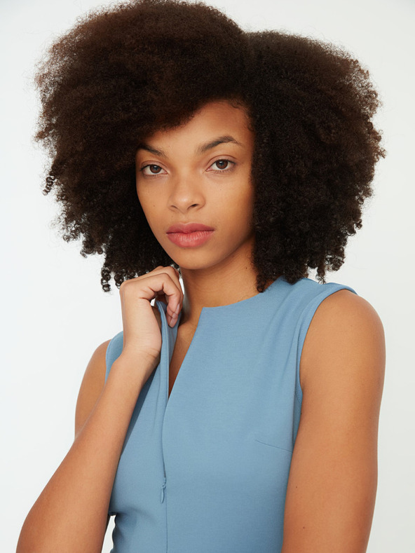 Trendyol Hellblaues Trendyol-Kleid