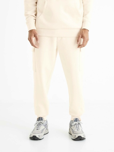 Celio Cremefarbene Herren Sweatpants mit Taschen Celio Boslap