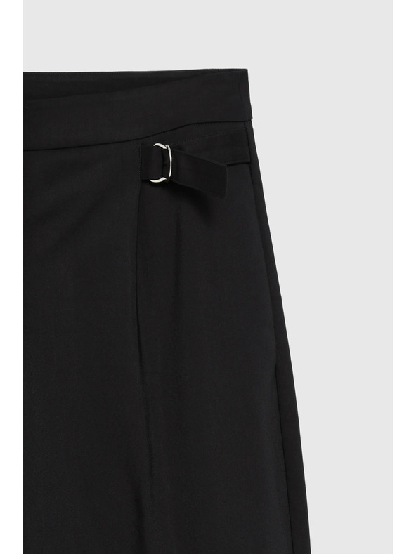 Moodo Schwarze Cropped Hosen Moodo