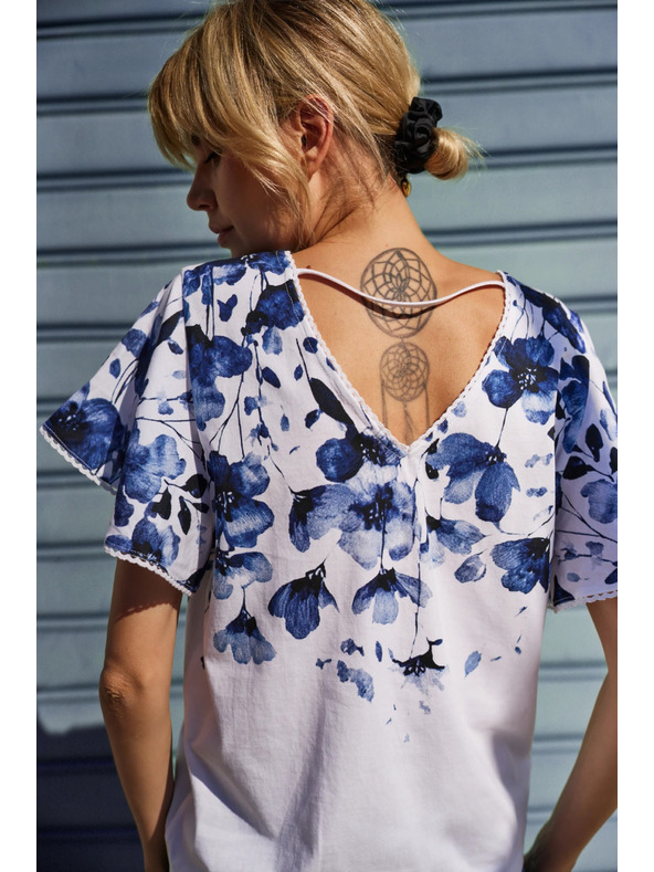Moodo Weiße Bluse mit blauen Blumen