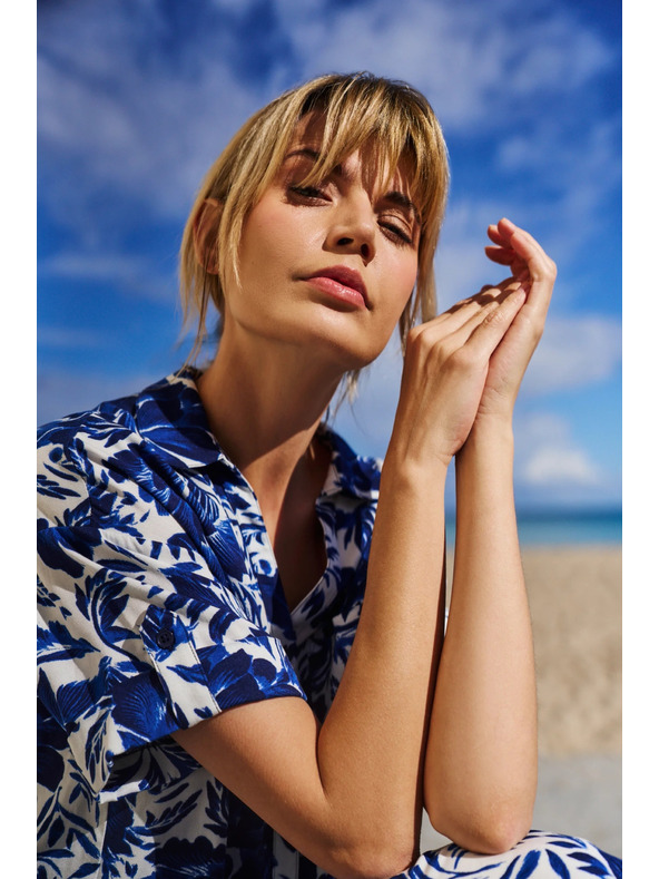 Moodo Blau-weiß gemusterte Bluse