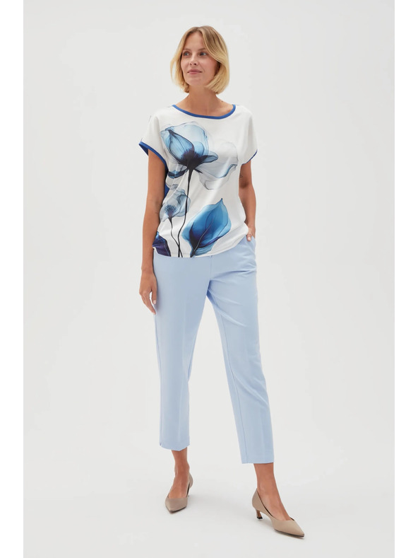 Moodo Weiße Damenbluse mit blauen Blumen