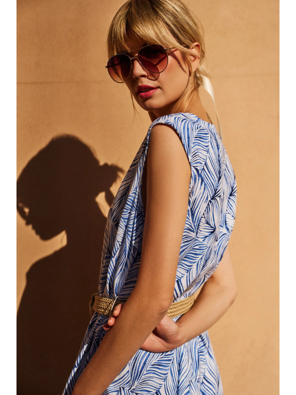 Moodo Hellblaues Kleid mit Gürtel