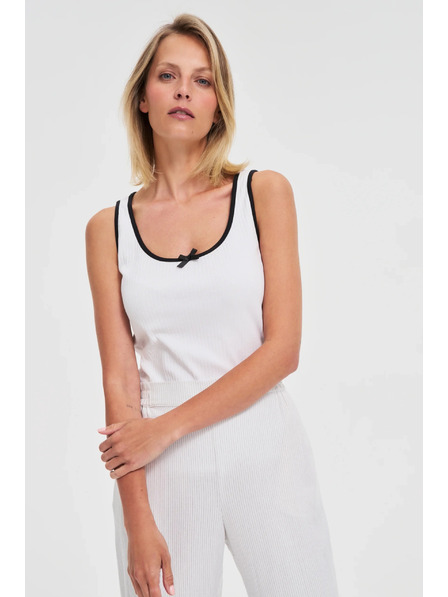 Moodo Weißes Damen-Top mit schwarzem Saum