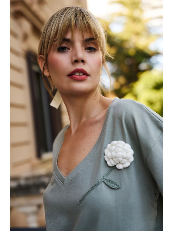 Moodo Damen-T-Shirt Moodo mit Blumenapplikation