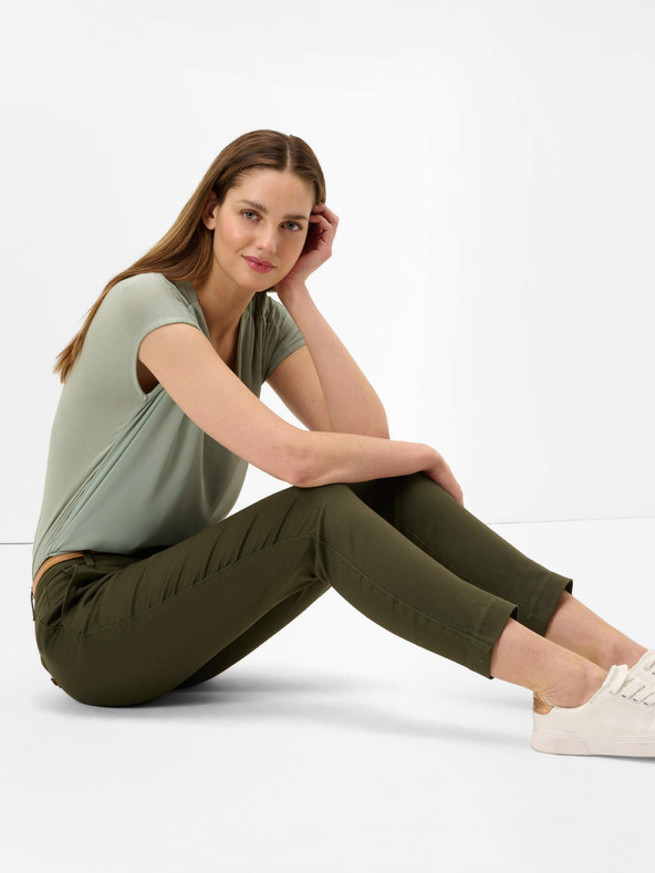 Orsay Khakifarbene abgeschnittene Chino Hose mit Gürtel ORSAY