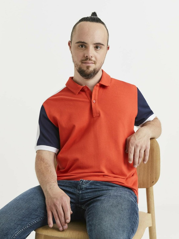Celio Blaues und oranges Herren-Poloshirt Celio