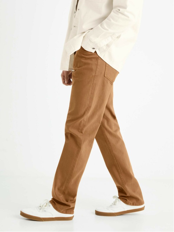 Celio Braune Herrenjeans mit geradem Schnitt Celio Vopry1