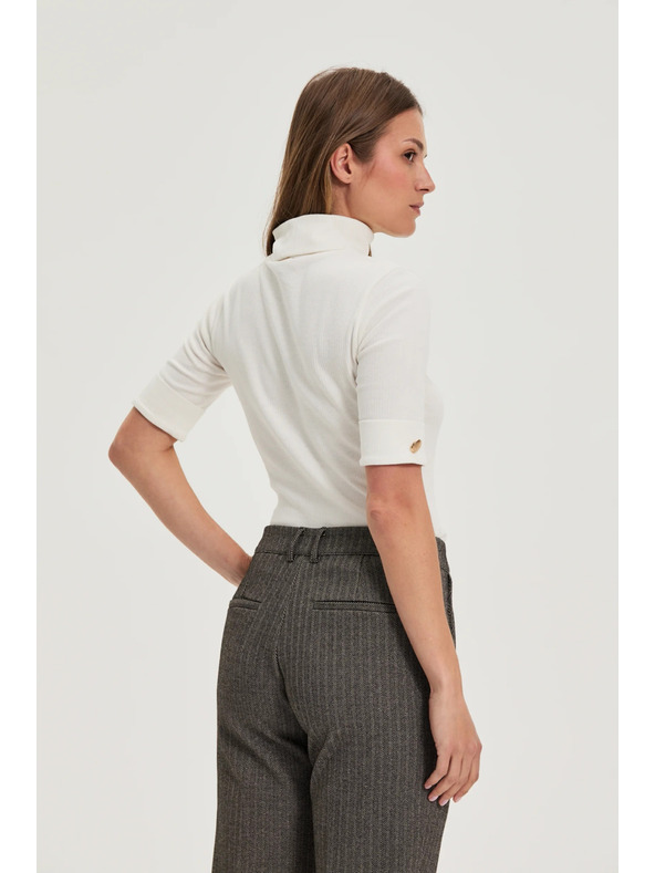 Moodo Weißer Rollkragenpullover mit 3/4-Ärmeln Moodo