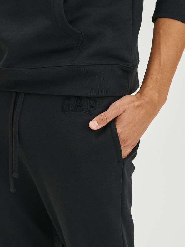 GAP Trainingsanzug mit GAP Logo