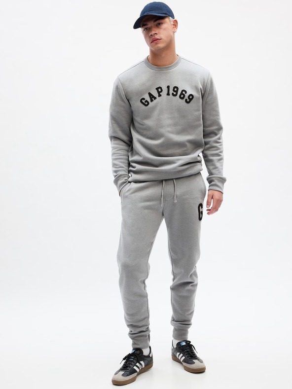 GAP Herren Sweatpants mit Fleece und Logo GAP
