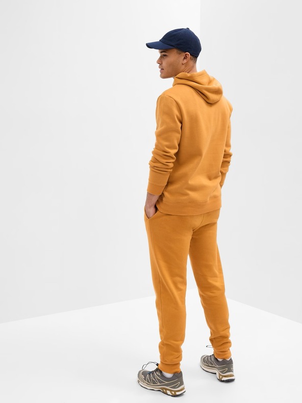 GAP Sweatpants mit Logo und Fleece GAP