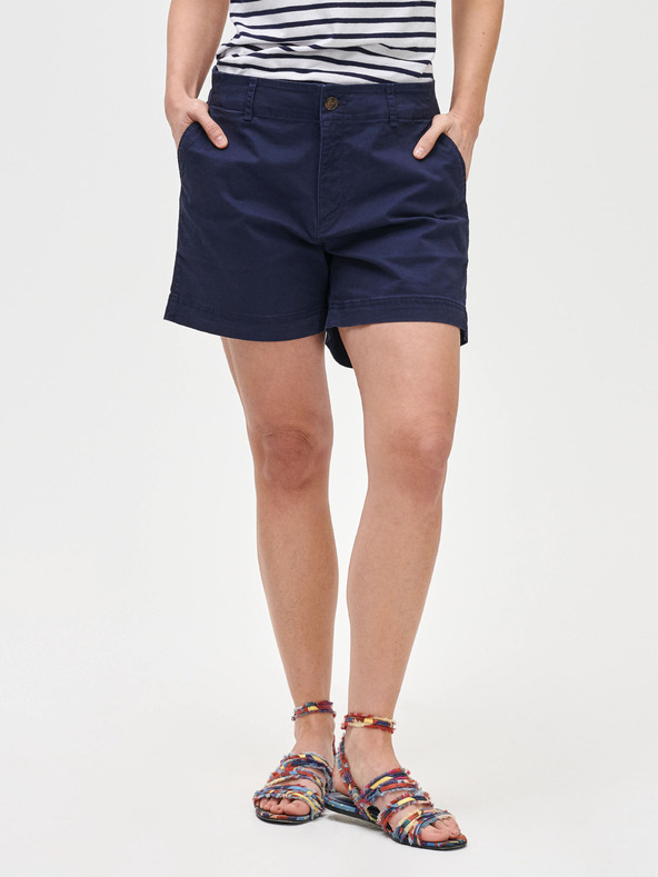 GAP Mid Rise Khaki Shorts von GAP