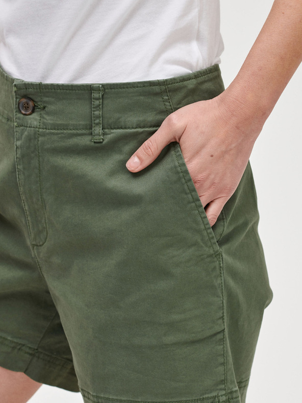 GAP Mid Rise Khaki Shorts von GAP