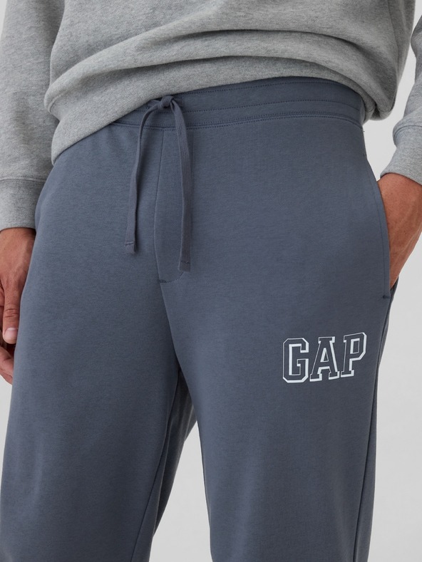 GAP Herren Sweatpants mit Fleece und Logo GAP