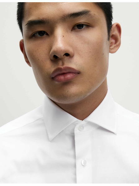 Marks & Spencer Marks & Spencer schmal geschnittenes Hemd aus reiner Baumwolle mit doppelter Manschette in Weiß