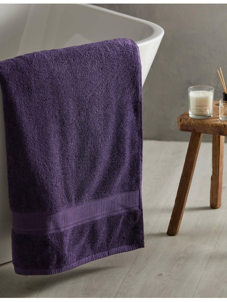 Marks & Spencer Extra weicher antibakterieller Handtuch aus reiner Baumwolle Marks & Spencer lila