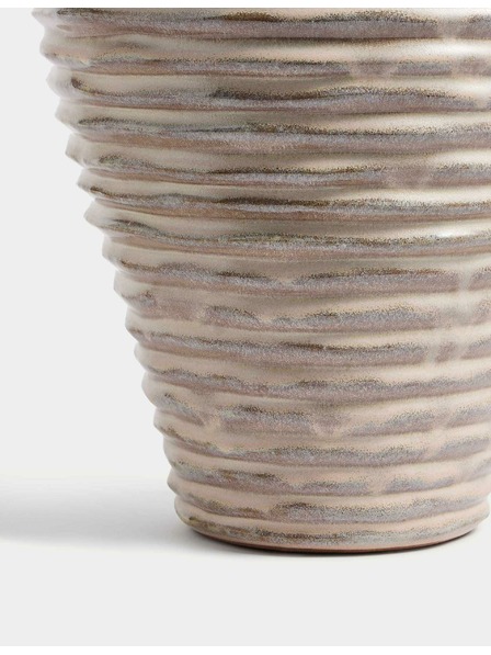 Marks & Spencer Mittelgroße Keramik-Vase mit linearer Rippelung Marks & Spencer cremeweiß