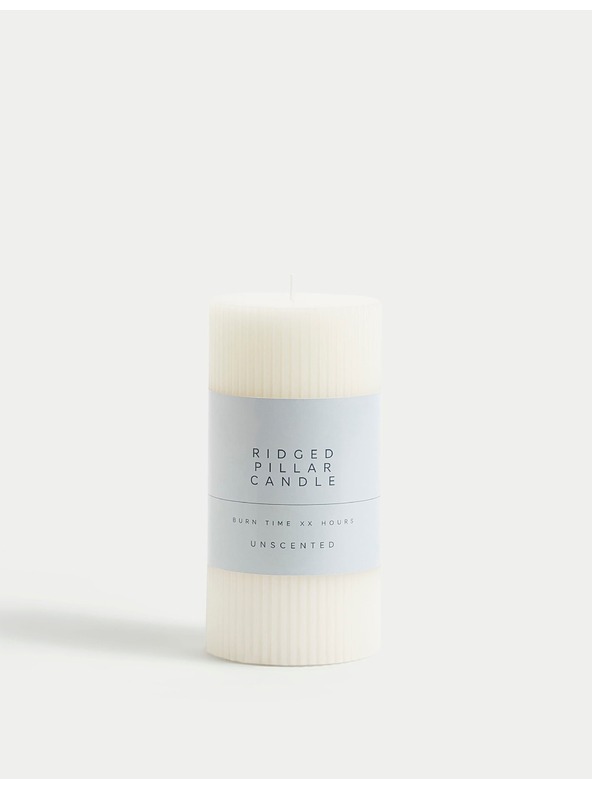 Marks & Spencer Geriffelte Säulenkerze Marks & Spencer weiß