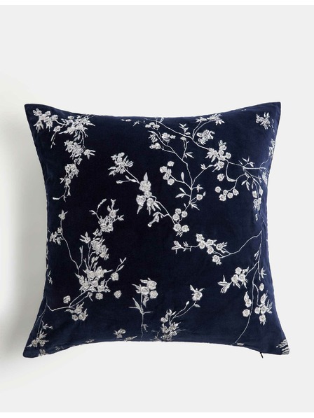 Marks & Spencer Samtiger Kissenbezug mit Kirschblüten-Stickerei von Marks & Spencer marineblau