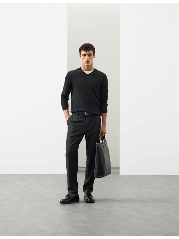 Marks & Spencer V-Ausschnitt Pullover aus reiner, besonders feiner Merinowolle von Marks & Spencer schwarz