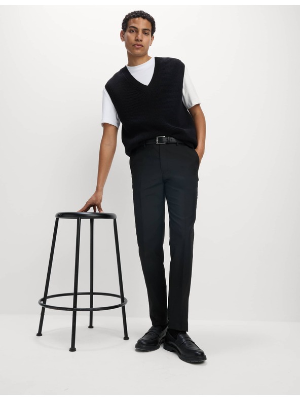Marks & Spencer Schmale Hose mit einer Bügelfalte von Marks & Spencer schwarz