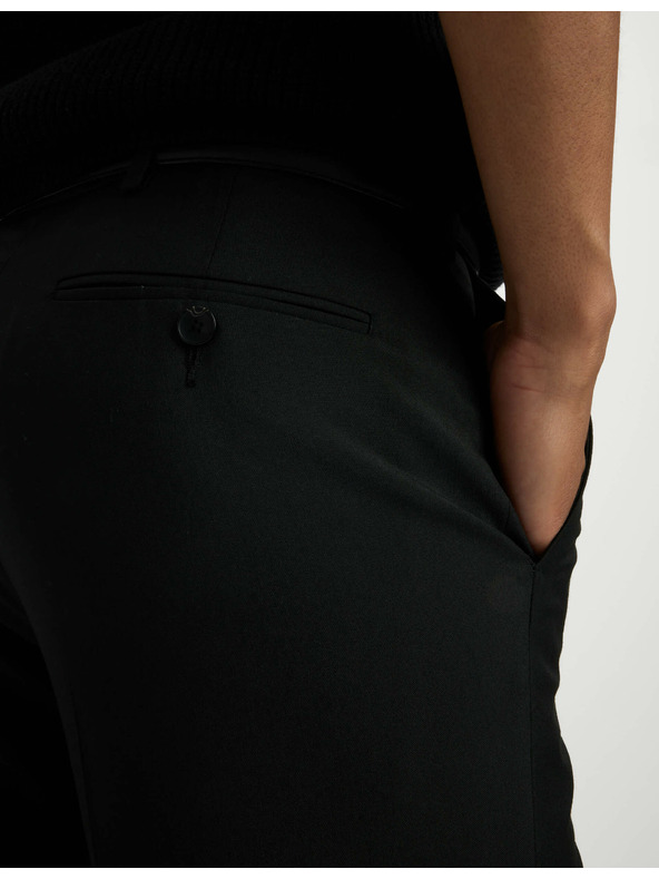 Marks & Spencer Schmale Hose mit einer Bügelfalte von Marks & Spencer schwarz