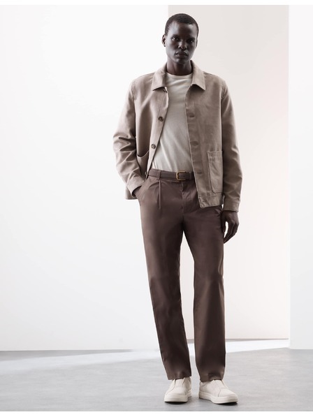 Marks & Spencer Superlichte Chino-Hose, leicht tailliert von Marks & Spencer in Braun