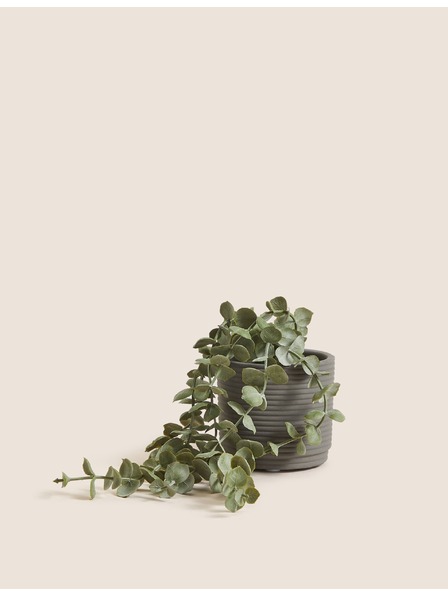 Marks & Spencer Künstlicher hängender Kerzenhalter im Beton-Topf Marks & Spencer grün