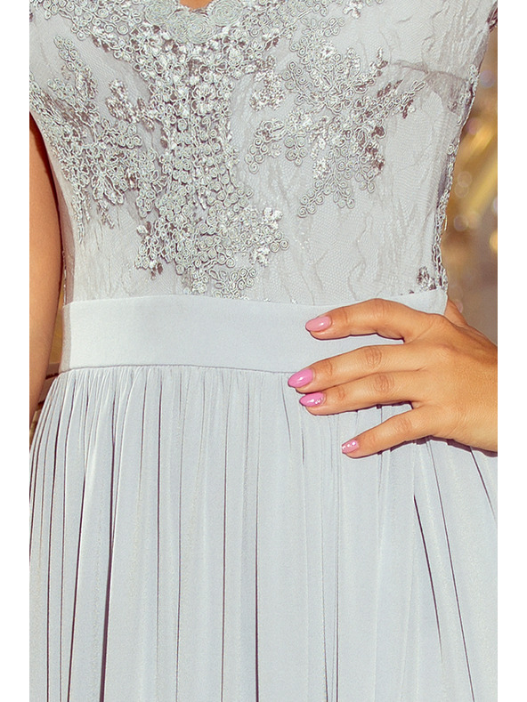 numoco LEA langes Kleid mit besticktem Ausschnitt - Silber