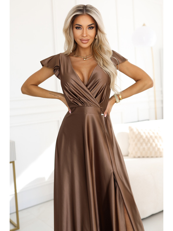 numoco CRYSTAL Seiden-Maxikleid mit Ausschnitt - Mocha Mousse