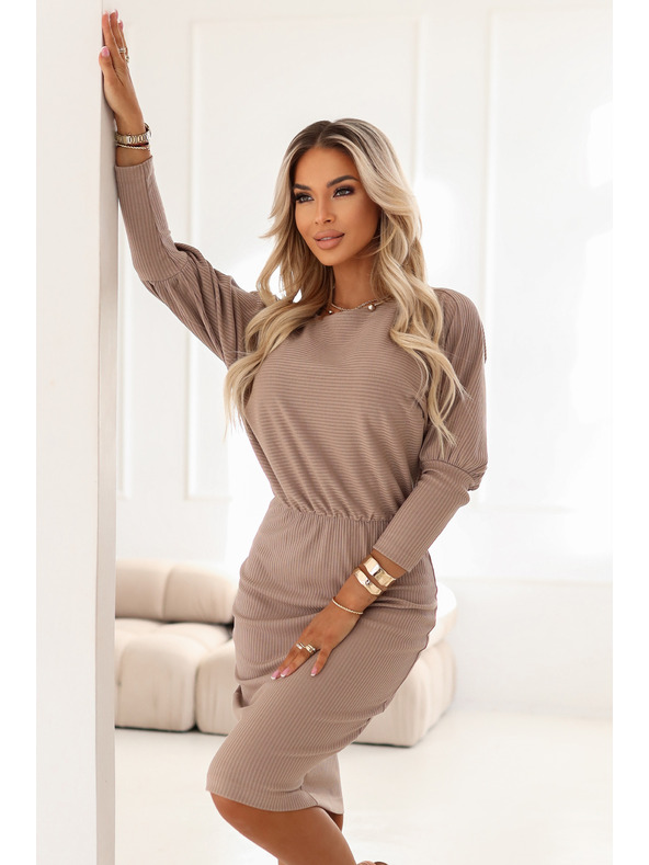 numoco LARA Geripptes Kleid mit Bündchen - Mocha Mousse