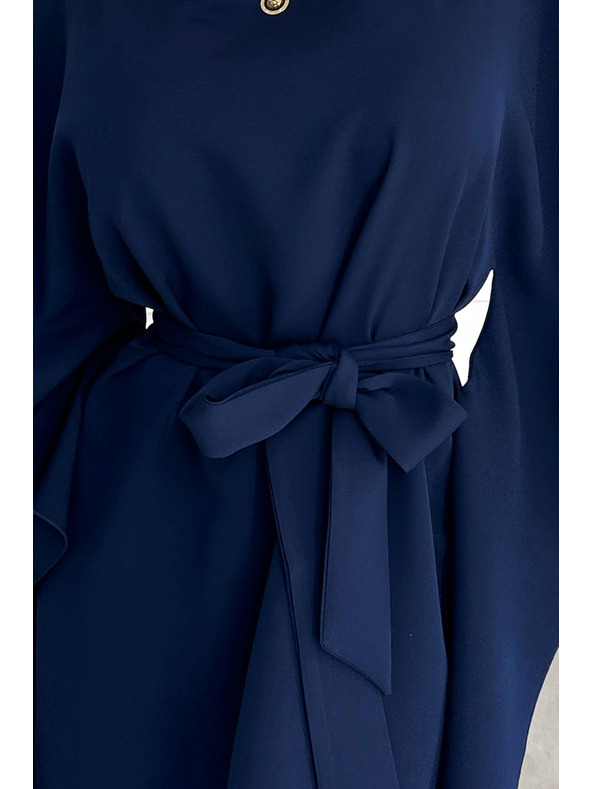numoco SOFIA Schmetterlingskleid mit Taillengürtel - Dunkelblau