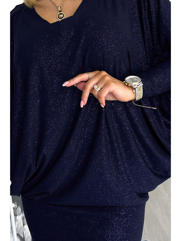 numoco Fledermauskleid mit Ausschnitt - Dunkelblau mit Glitzer