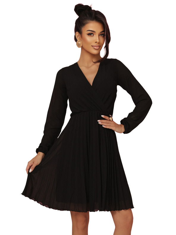 numoco ISABELLE Polnisches Faltenkleid mit langen Ärmeln und Ausschnitt - schwarz