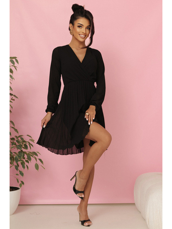 numoco ISABELLE Polnisches Faltenkleid mit langen Ärmeln und Ausschnitt - schwarz