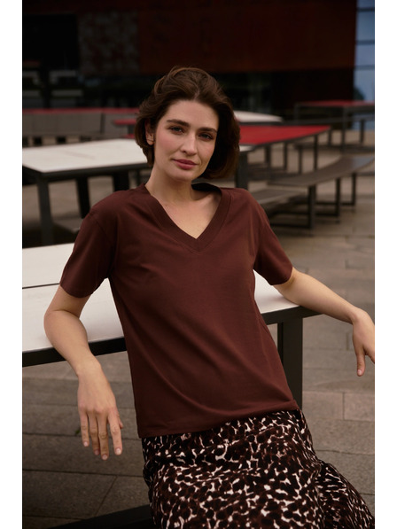Moodo Braunes Top mit V-Ausschnitt von Moodo