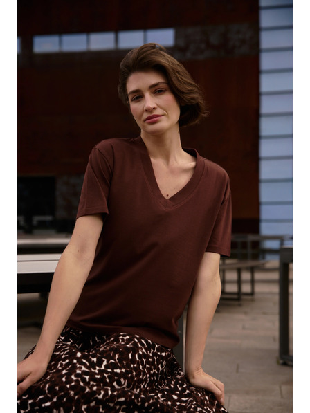 Moodo Braunes Top mit V-Ausschnitt von Moodo