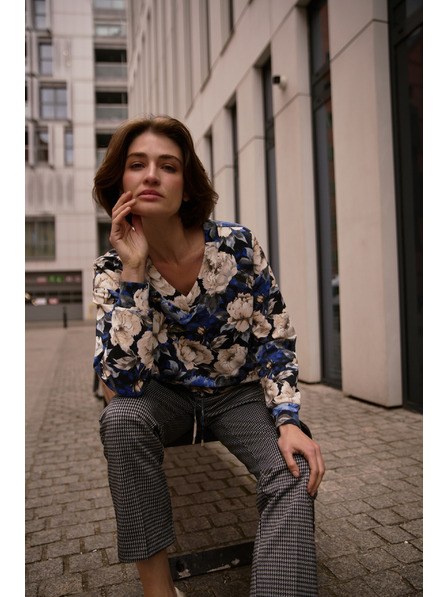 Moodo V-Neck Floral Hoodie Black Moodo