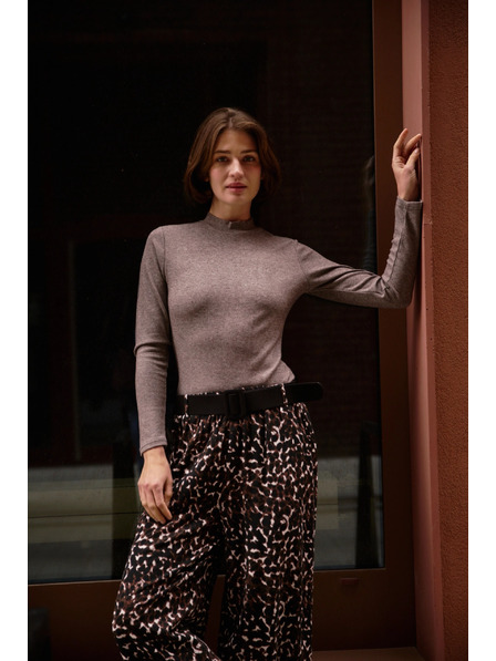 Moodo Braunes Shirt mit Stehkragen Moodo