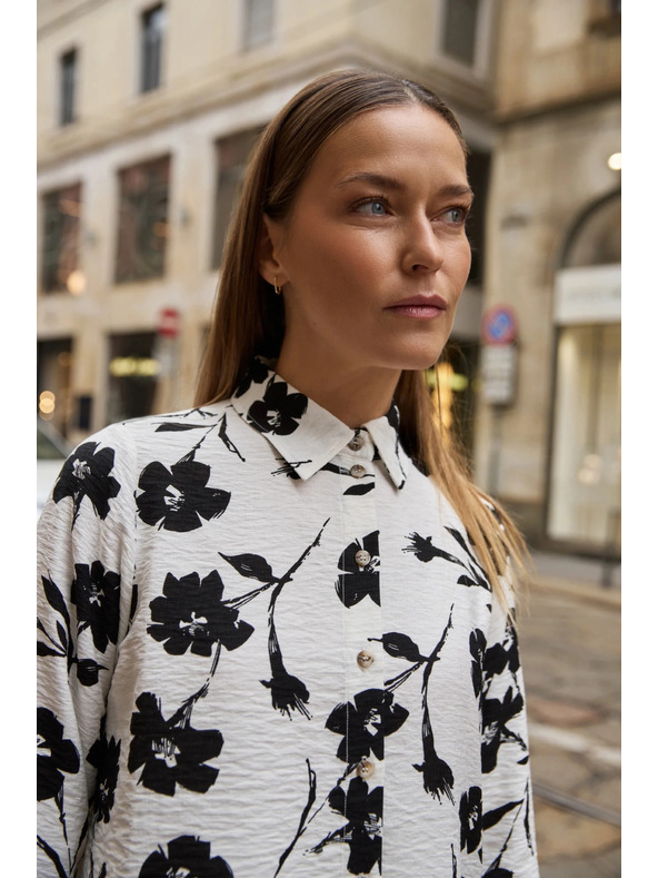 Moodo Viskosehemd mit Blumenmuster weiß Moodo