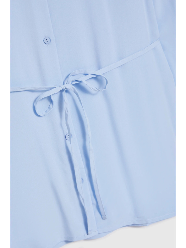 Moodo Hellblaue Bluse mit Bindung Moodo