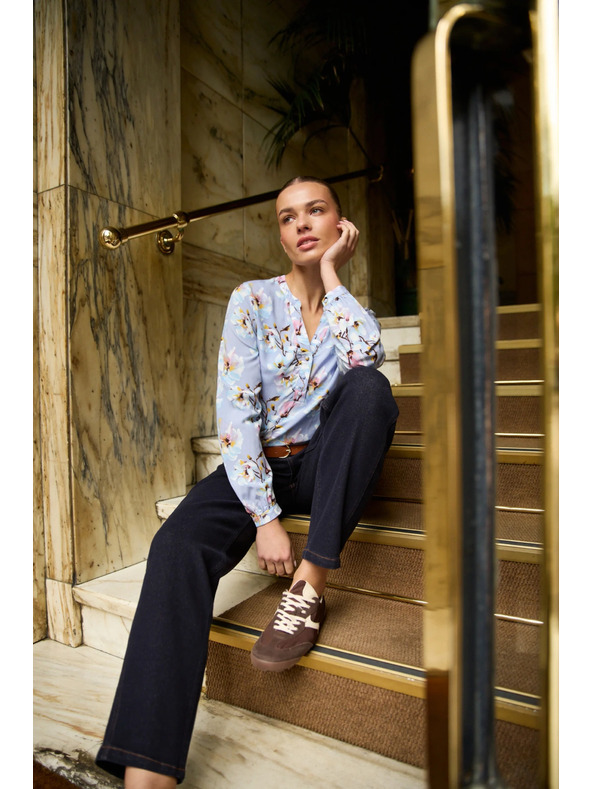 Moodo Hellblaue Viskose-Bluse Moodo